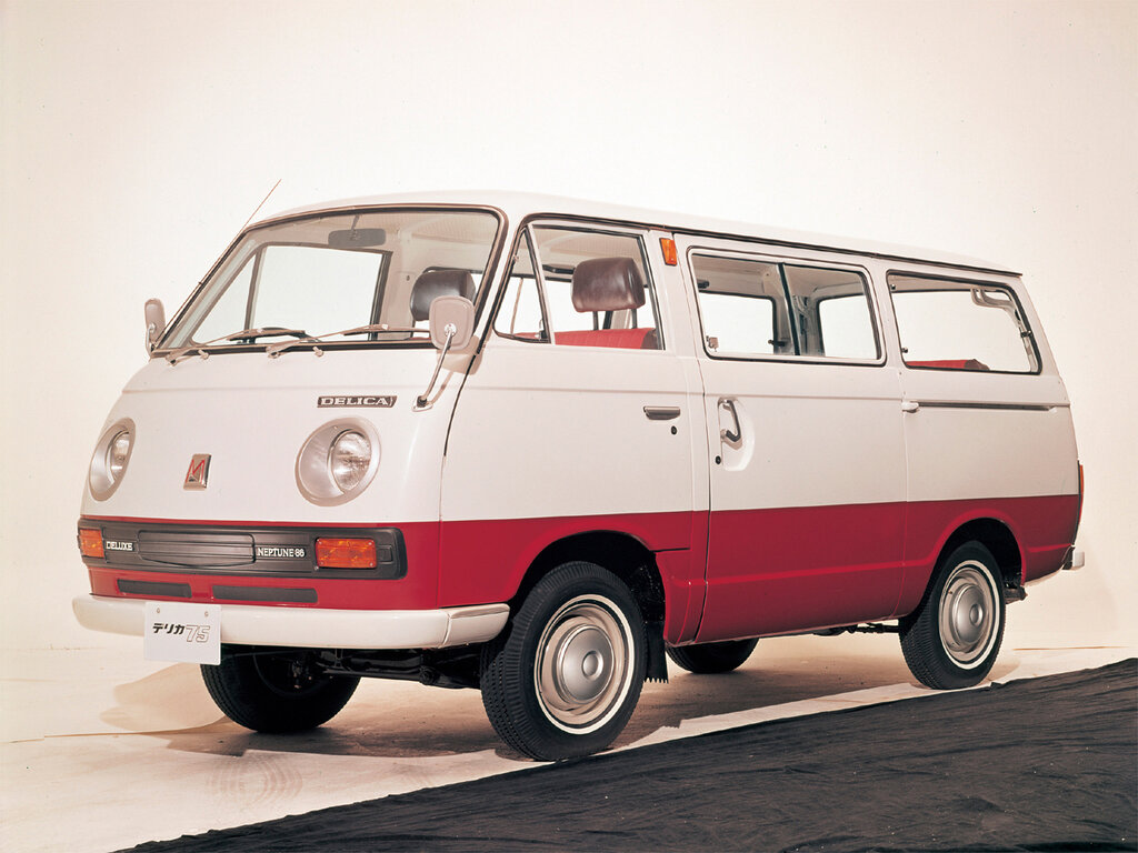 Mitsubishi Delica 1 поколение, рестайлинг, минивэн (10.1971 - 10.1974)